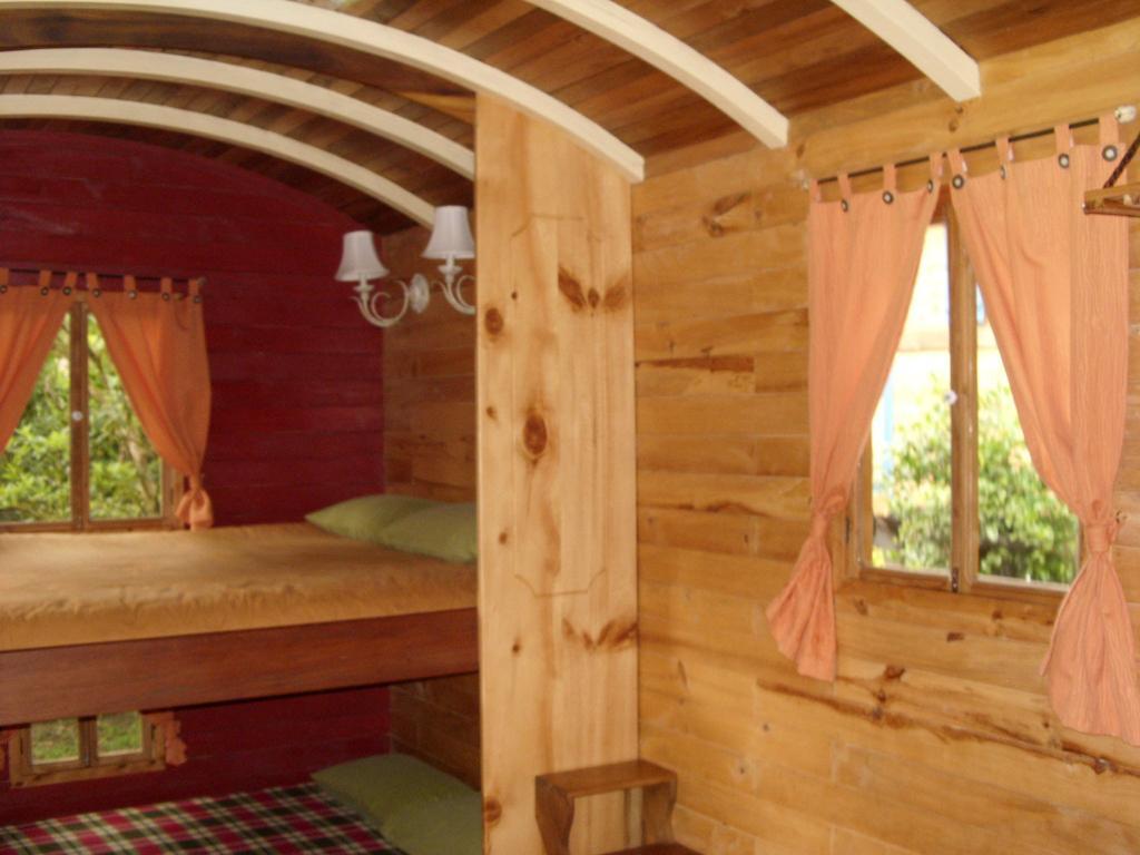 Hosteria La Roulotte - Миндо Номер фото